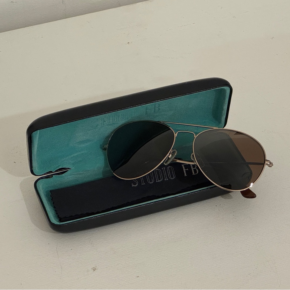 Round Aviator Sunglasses in Gold with Brown Lenses